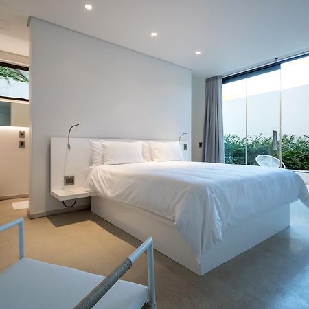 Livega House Hotel Windhoek Ngoại thất bức ảnh