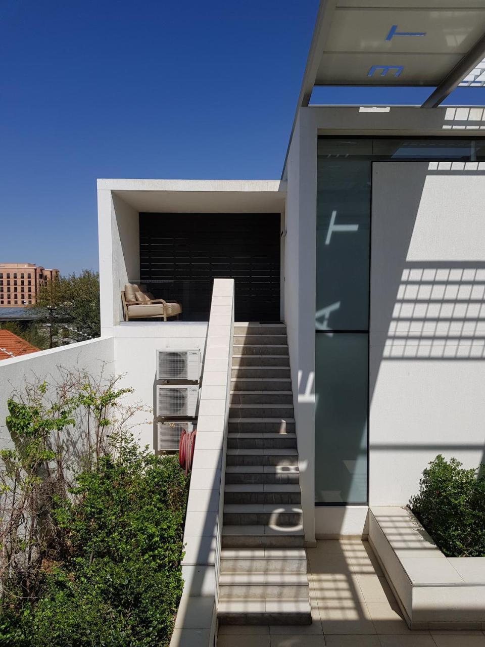Livega House Hotel Windhoek Ngoại thất bức ảnh